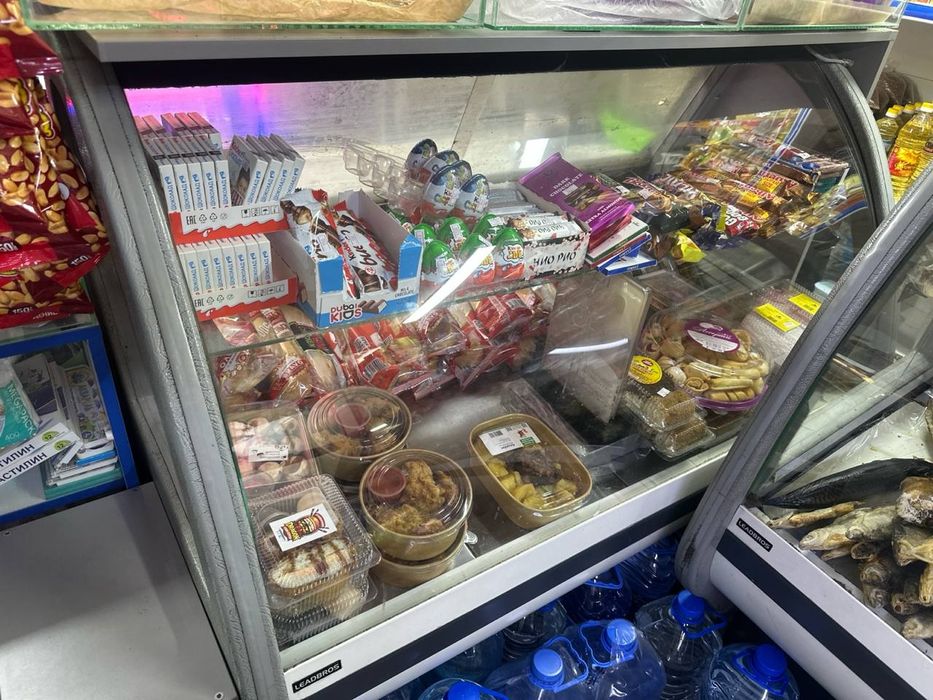 Продам срочно витринный холодильник