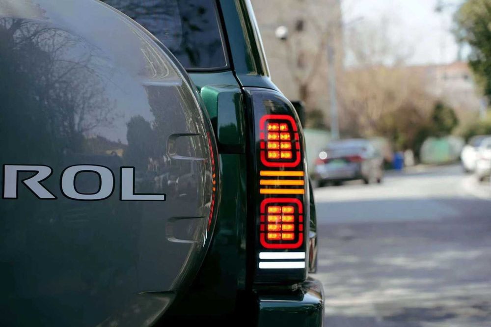 Set lampi spate LED fumurii Nissan Patrol Y61 GU4 Model dupa 2004