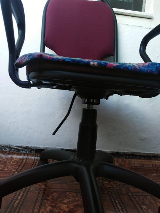 Продам стул очень крепкий