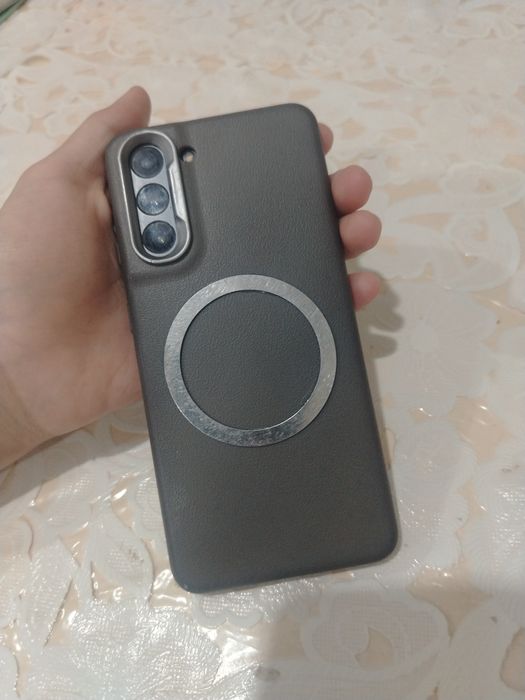 Продам Samsung s21 5g