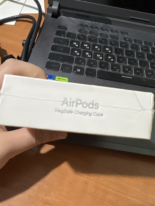AirPods MagSafe Charging Case