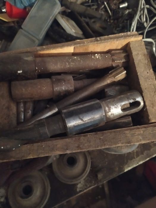 Инструменты токарно фрезерных работ