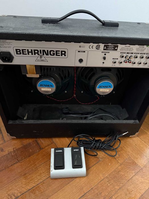 Behringer GX 210 boxa chitara, Ultratwin
