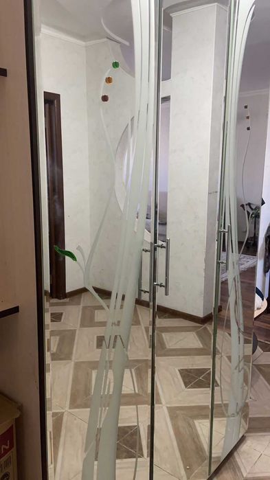 Срочно продам зеркало с