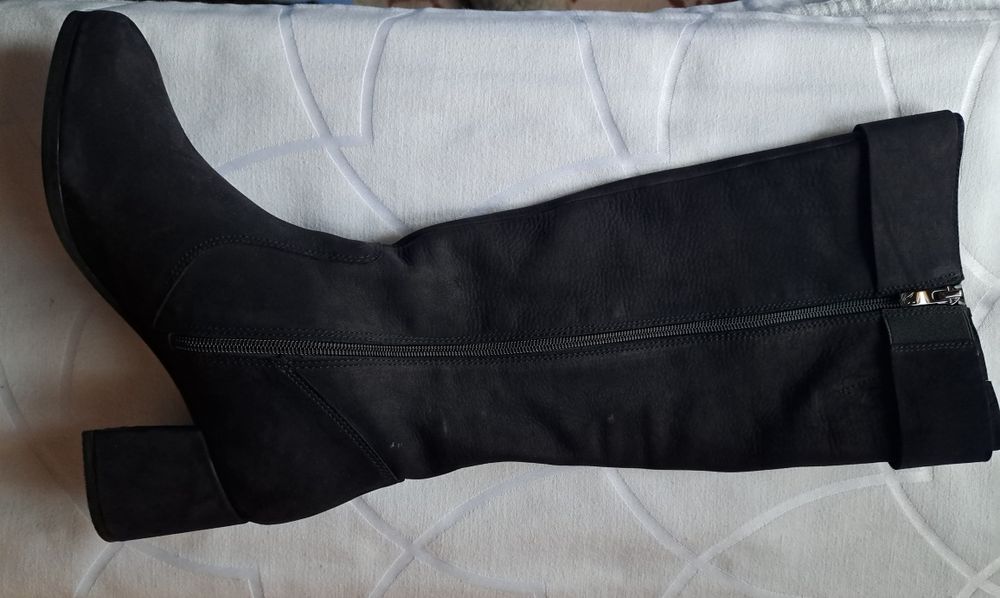 Ест.кожа-фин велурЕсено,пролетни бутуши