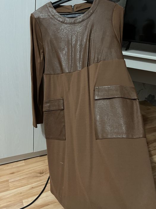 Платье в стиле спорт-шик