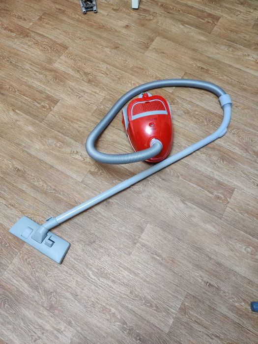 Продам пылесос почти новый