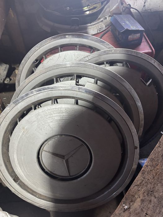 Продам колпаки на мерседес