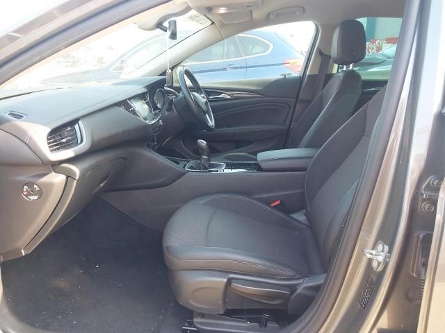 Dezmembrez Opel Insignia B
