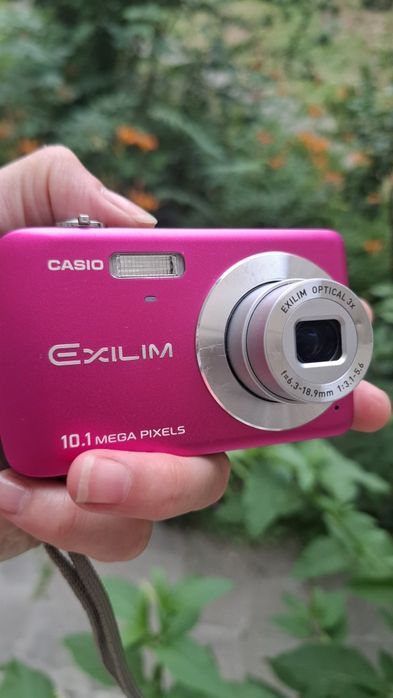 Casio Exilim EX-Z33 компактен дигитален фотоапарат