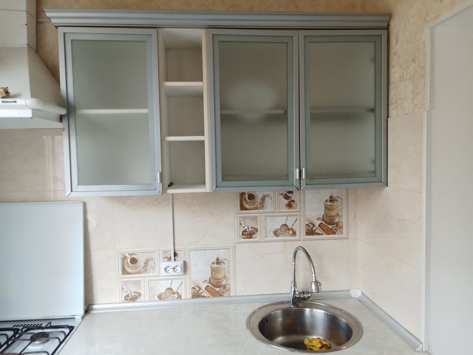 Кухуни гарнитур продается.