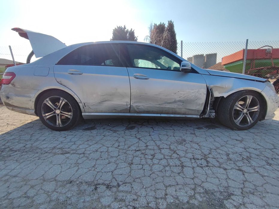 На части Mercedes W212 E200 седан автомат OM 651 136кс нов внос