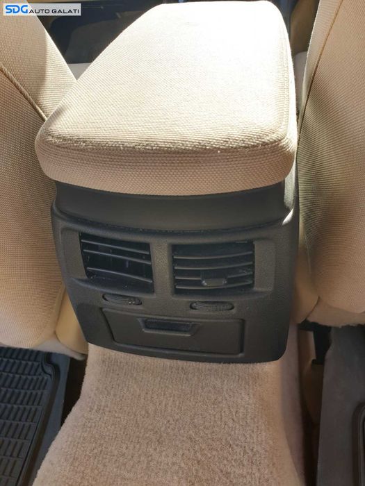 Grila Gura Ventilatie Aerisire Spate Pasageri din Cotiera Lexus XE20 IS IS220 2005 - 2013 [C0584]