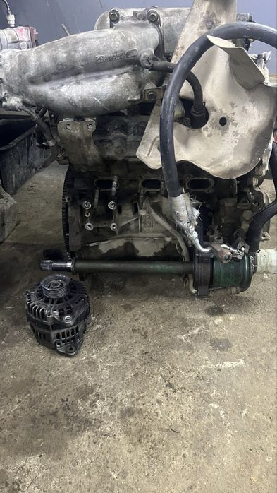 Двигатель по запчастям либо целиком