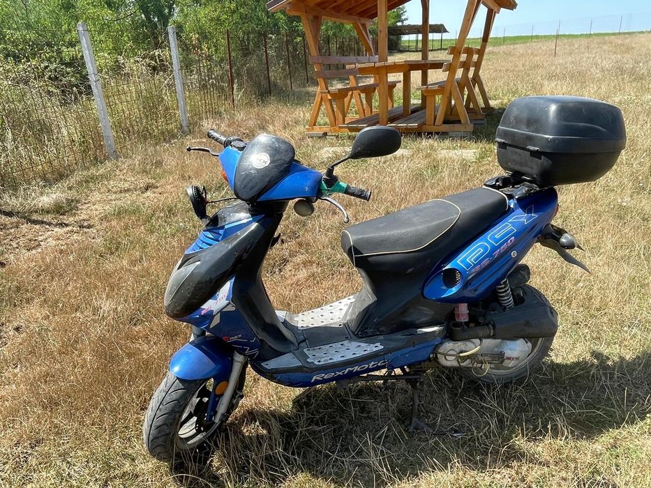 Vand sau schimb scuter rex 49cc