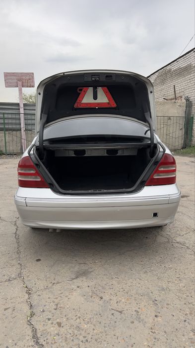 Mercedes-Benz C180 W203 2.0 AT