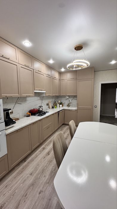Продам 3-ю квартиру в мкрн Береке