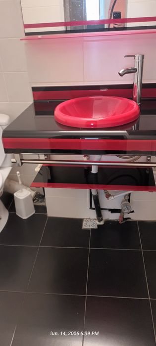Închiriez apartament 2 camere!