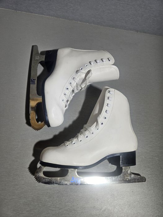 Patine 3111 gheata patinaj artistic   marime   35-36 ( 23,5   cm lungime interioara).