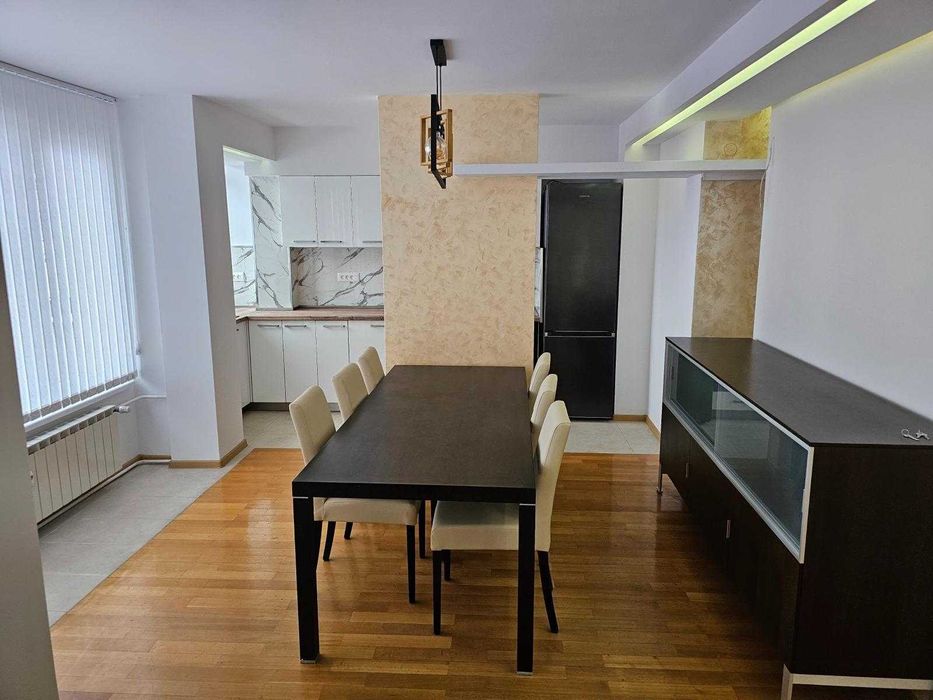 Продава се Тристаен апартамент в Пловдив, Кършияка - 134 кв.м за 2090 €/кв.м - Снимка #11