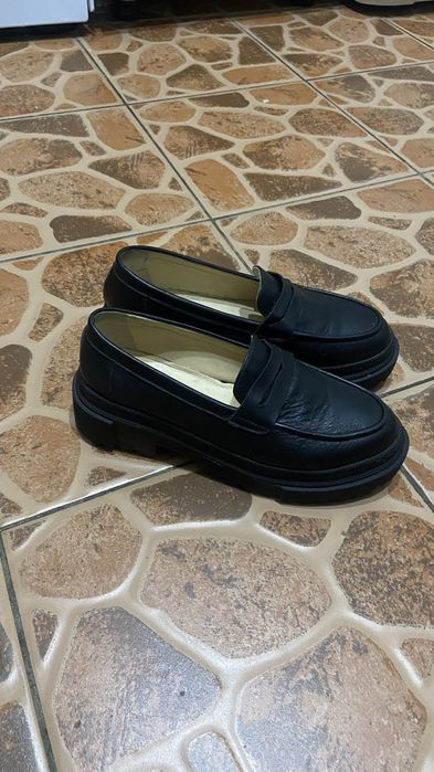 Кожаная женская  обувь