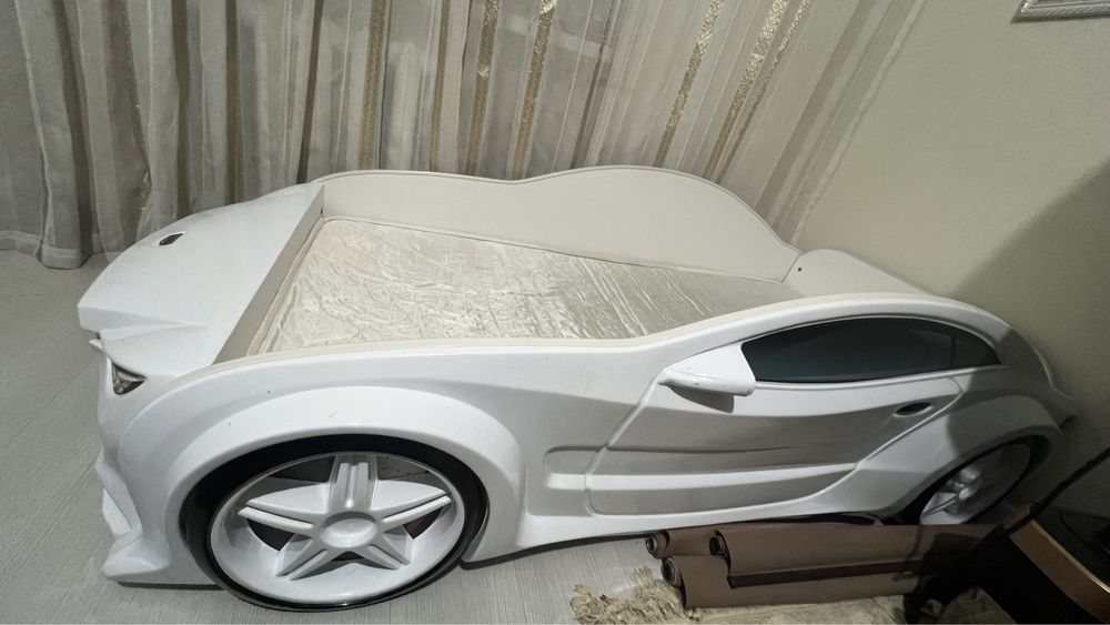 Продам кровать машину