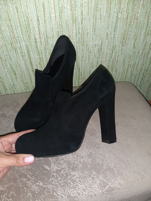 Продам туфли замшевые р. 39