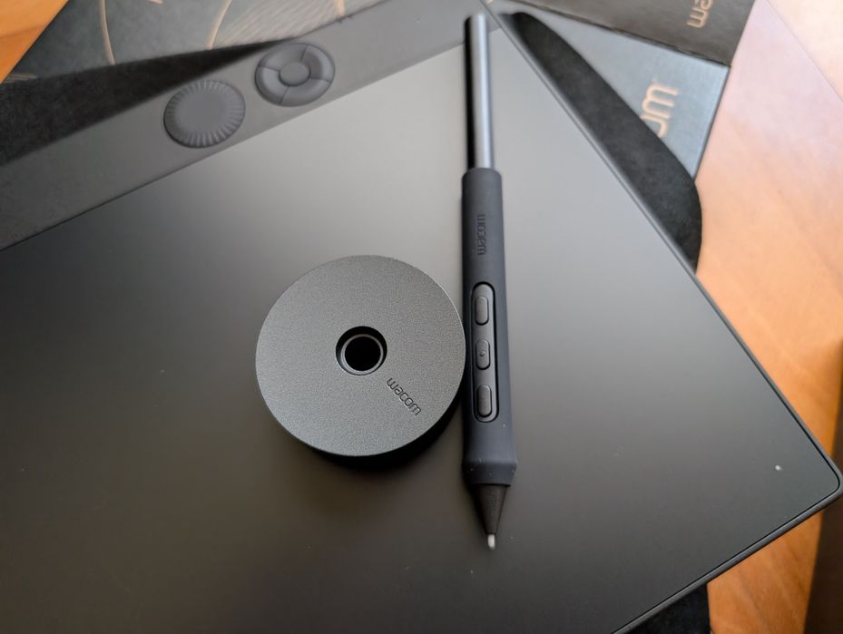 Tableta grafica Wacom Intuos Pro Medium, editare foto, design, grafica