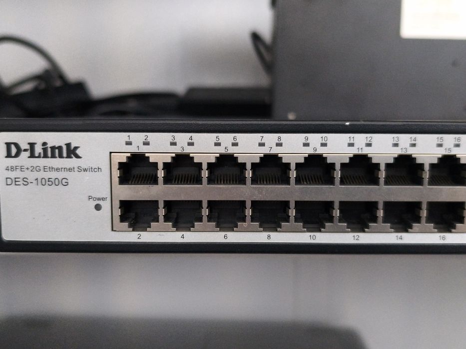 Коммутатор 48 портов  D LINK DES-1050G