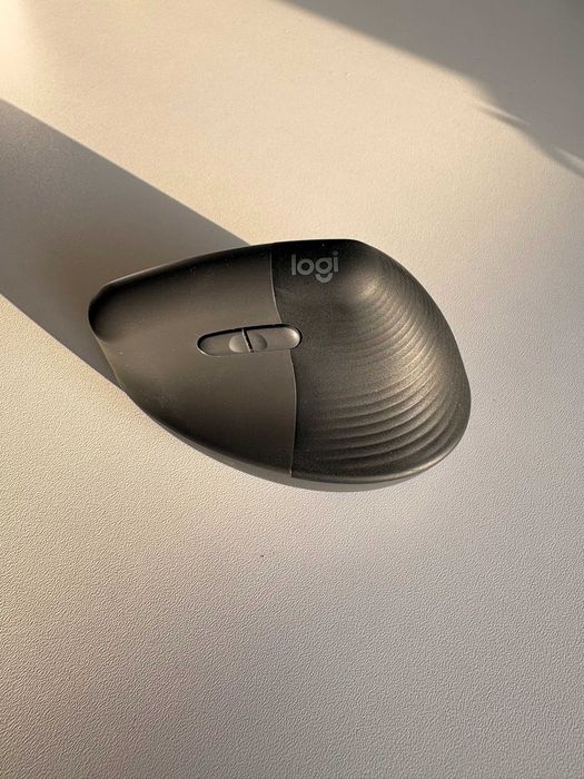 Мышь Logitech Lift