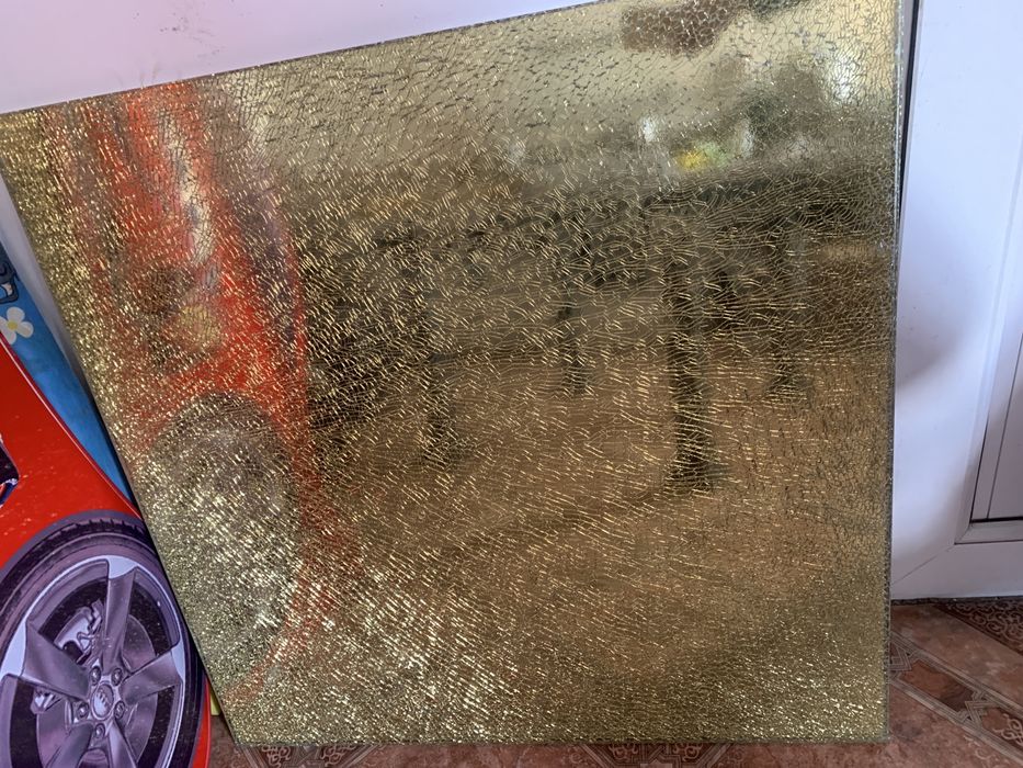 Стол декоративный