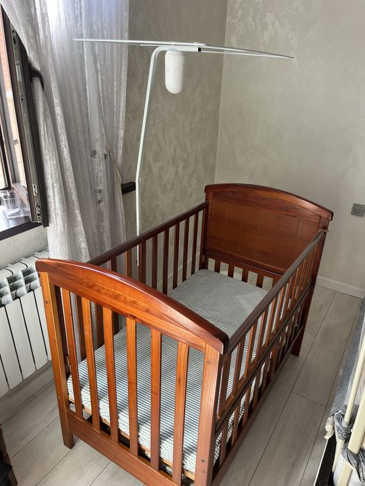 Продам детский манеж из натурального дерево