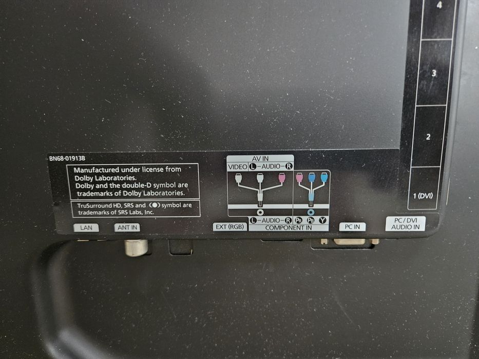 Продам телевизор Samsung 102-я диагональ