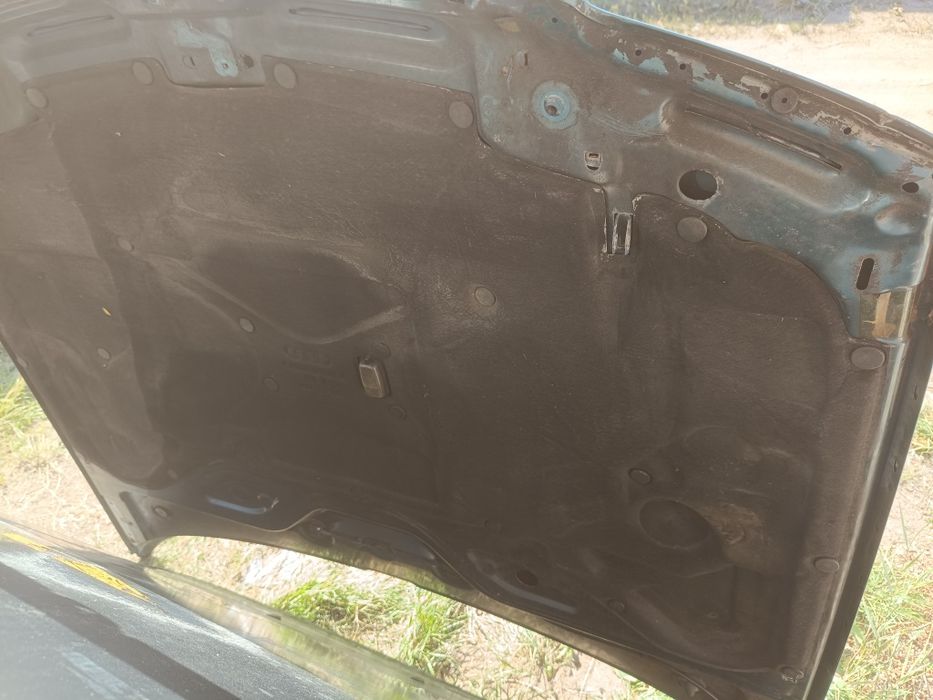 Капот Ауди 100 С4