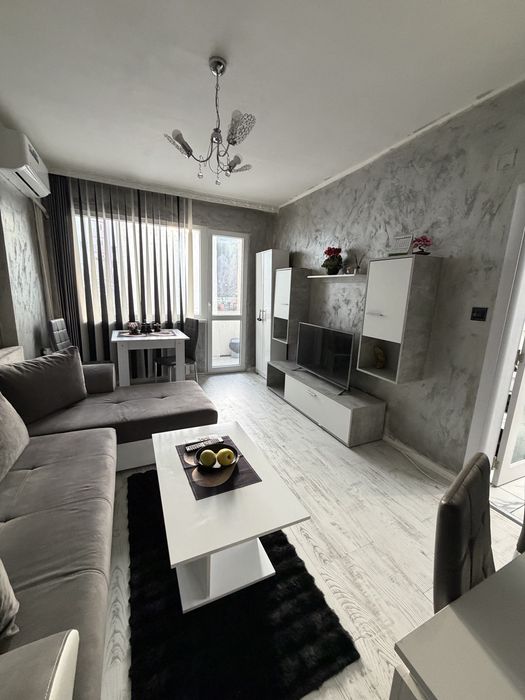 Дава се под наем Двустаен апартамент в Стара Загора, Три чучура - север - 48 кв.м за 398.82 € - Снимка #1