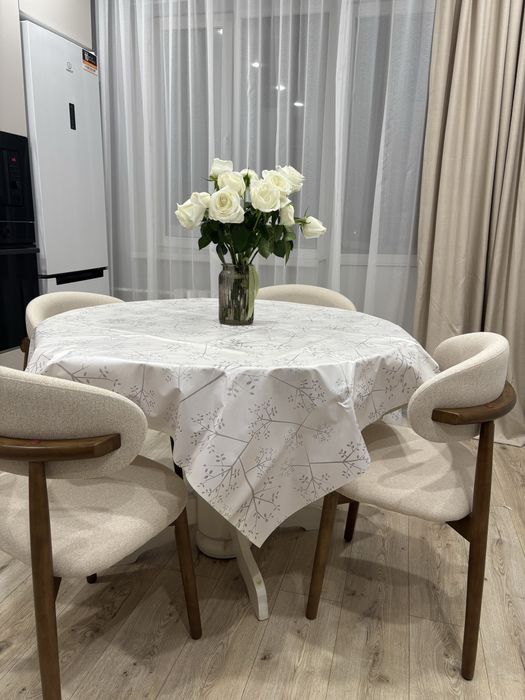 Продам круглый стол!