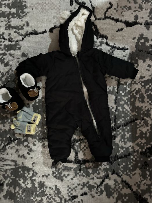 Продам черный детский комбинезон