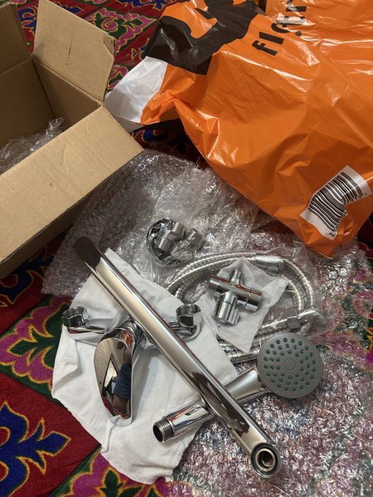 Продам новый смеситель на ванну