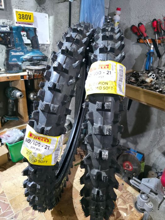 2 bucati 80 100 21 Pirelli Scorpion MidSoft  (90 90 21 )