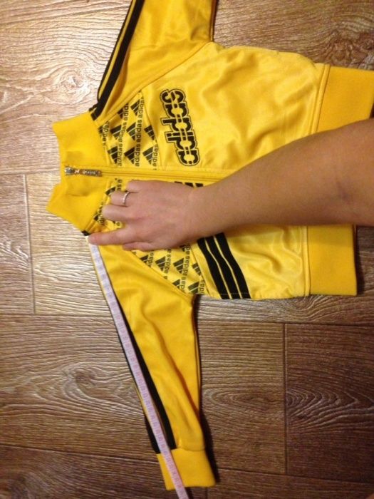 Продам спортивную куртку