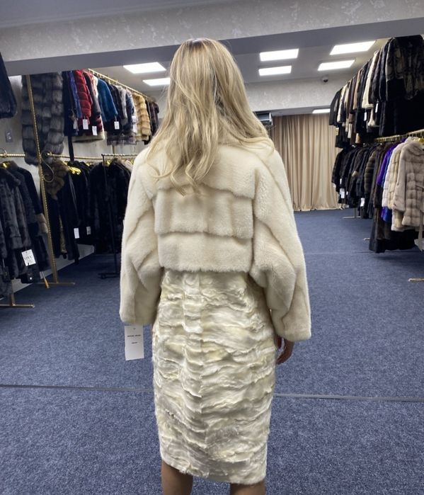 Шуба с каракулем