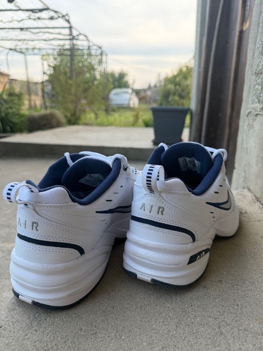 Бели мъжки обувки Nike