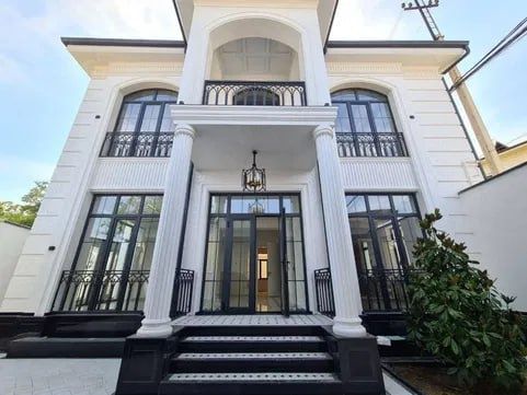 Циалковский, никитина, 3сот. Срочно uy sotiladi!