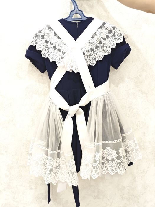 Продам школьное платье