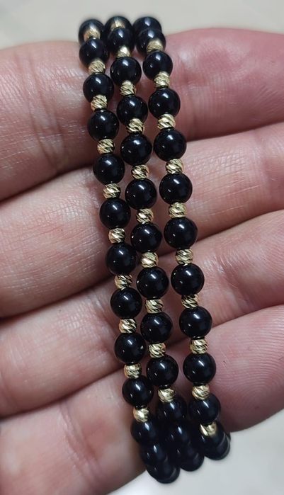 Brățară biluțe onix / aur