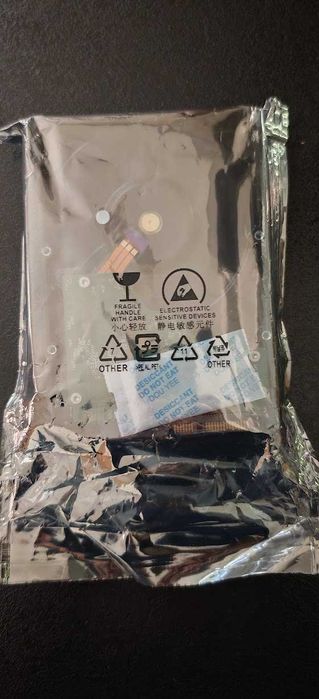 Продавам Нов Неупотребяван Хард Диск HDD 2TB Seagate Barracuda 7200/256mb 24м.гаранция