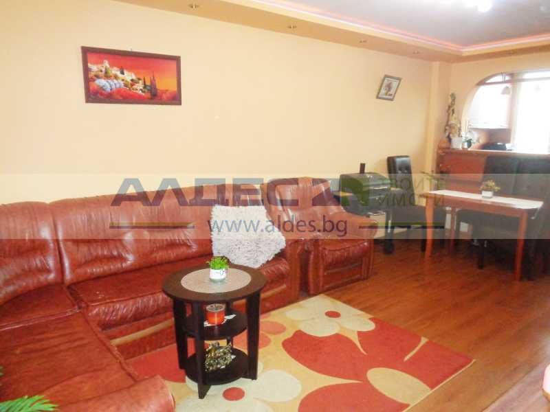 Продава 2-стаен, преустроен на 3-стаен ап. в кв. Хаджи Димитър!