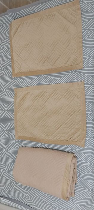 Одеяло двуспальное с наволочками