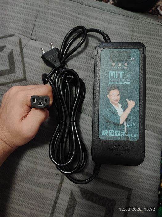 Zaryadchik skuterlarga