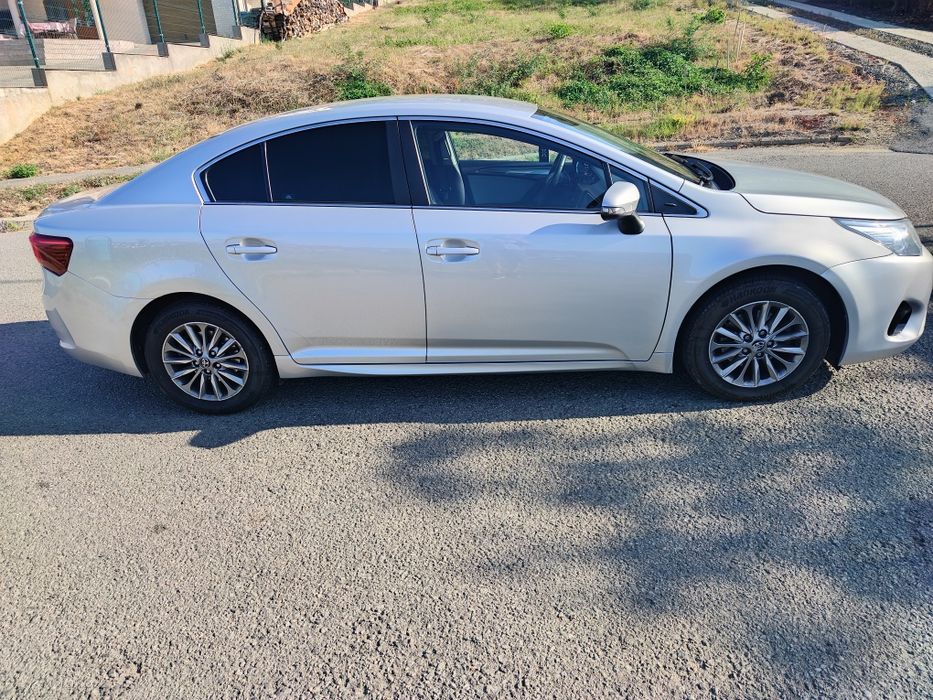 TOYOTA Avensis